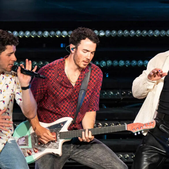 How To Get The Jonas Brothers 3D Concert Experience?